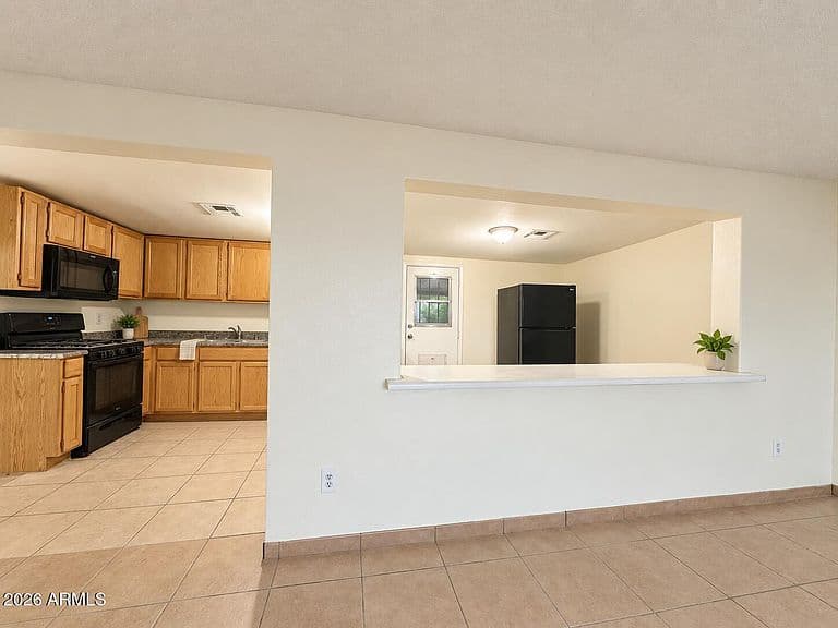 573 S OCOTILLO Drive photo 4