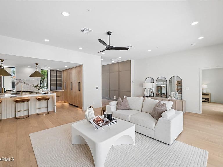 10905 E Tierra Drive photo 3