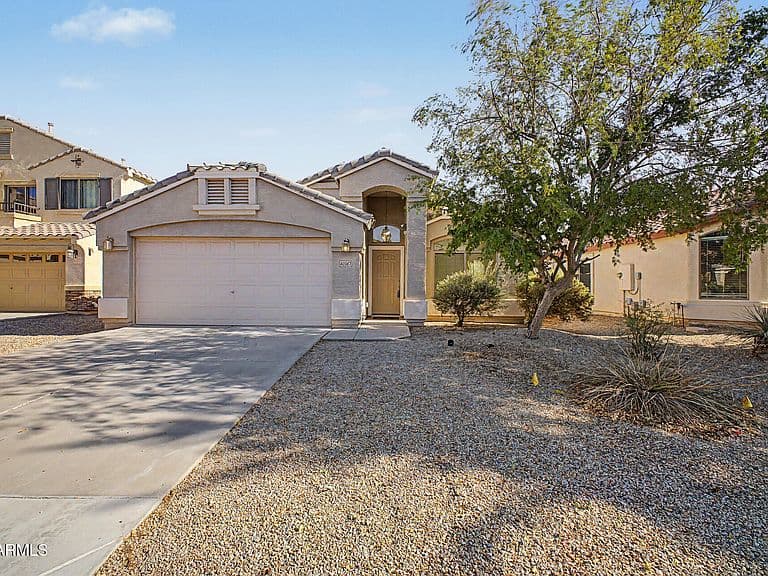 40367 W ROBBINS Drive photo 2