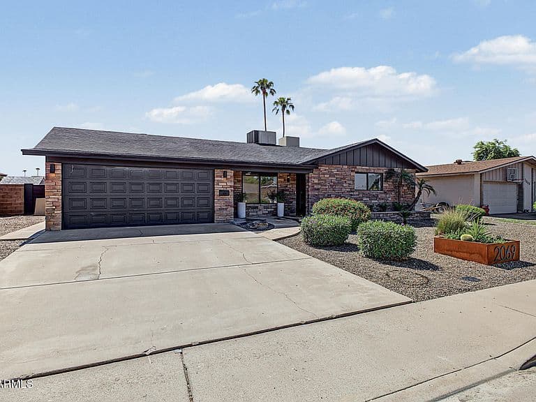 2069 E CARSON Drive photo 3