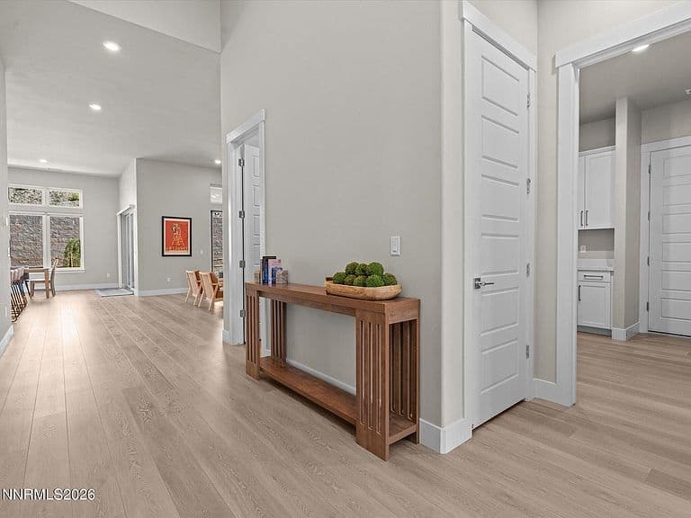 1562 River Hill Way photo 3