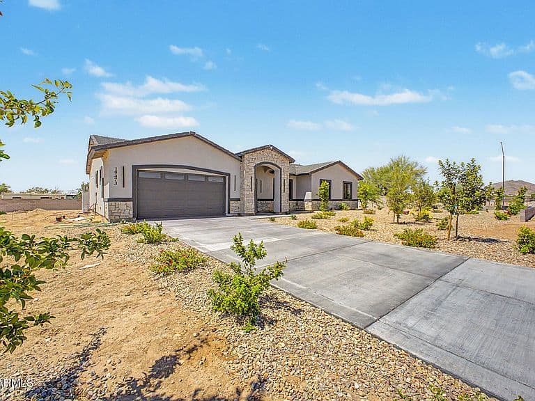19473 W OSBORN Road photo 3