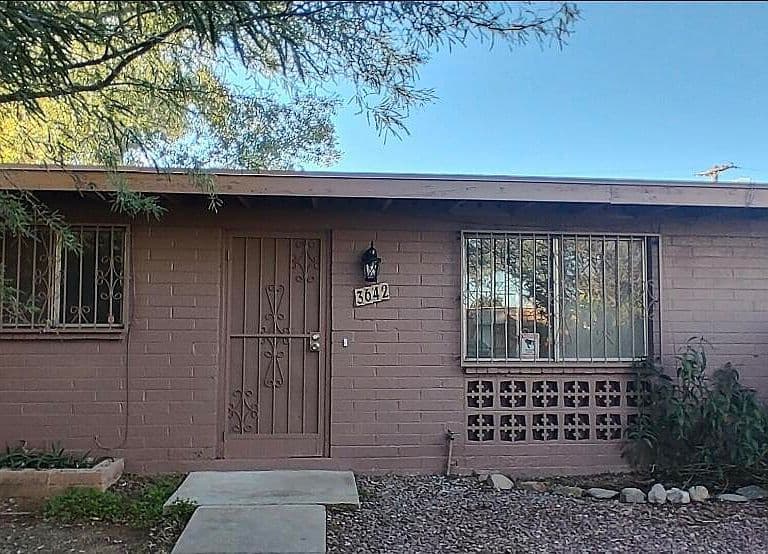 3642 E Ellington Pl photo 1