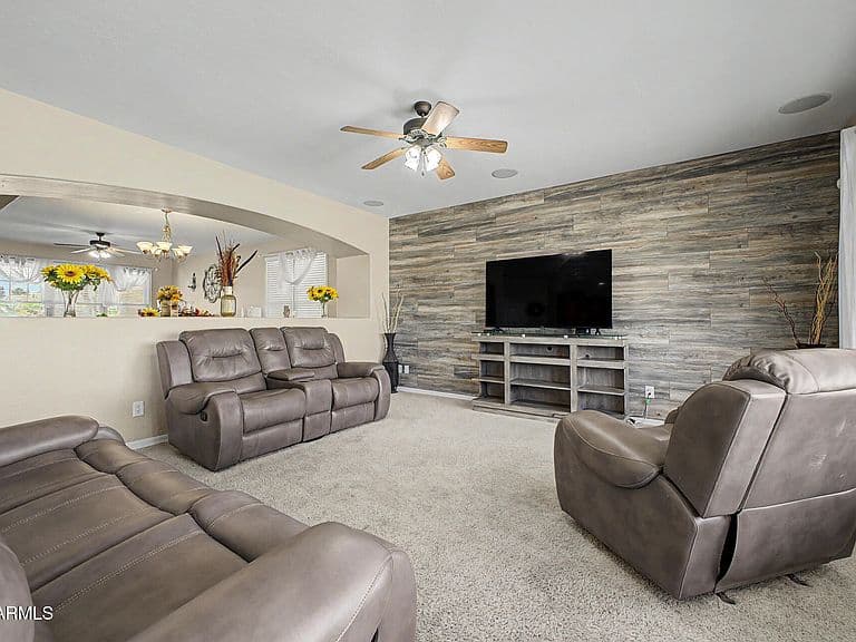 6705 S 40TH Avenue photo 5