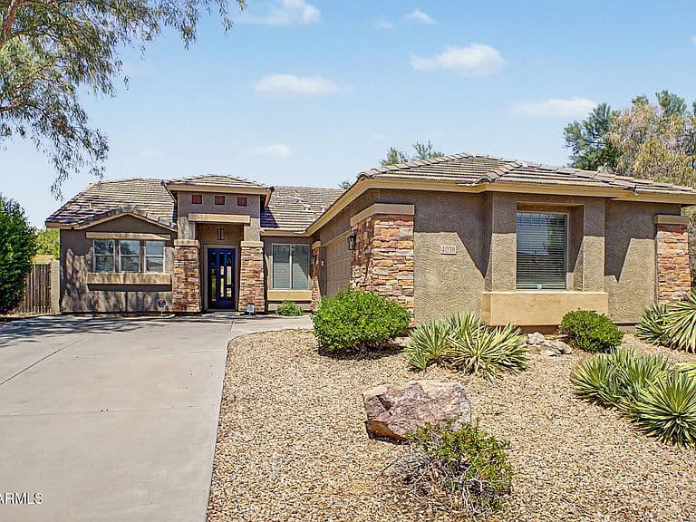 4038 E EXPEDITION Way photo 2