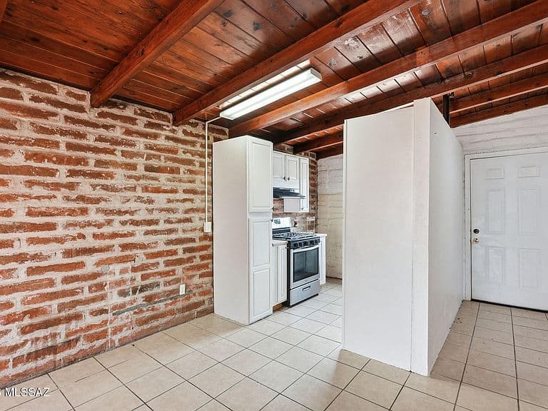 174 W Borrego St photo 5