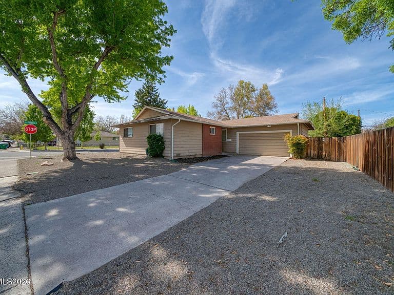 100 E Lenwood Dr photo 2