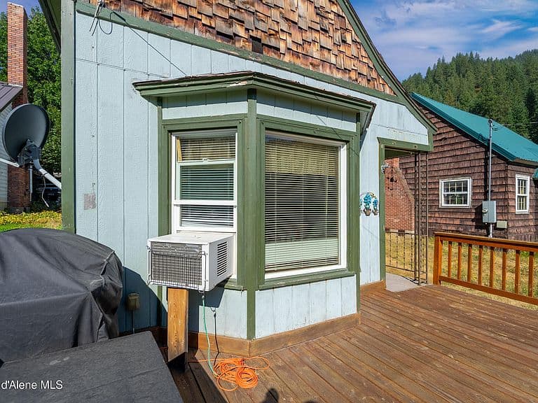 105 Residence St photo 4