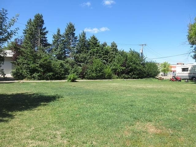 8 2nd St NE photo 4