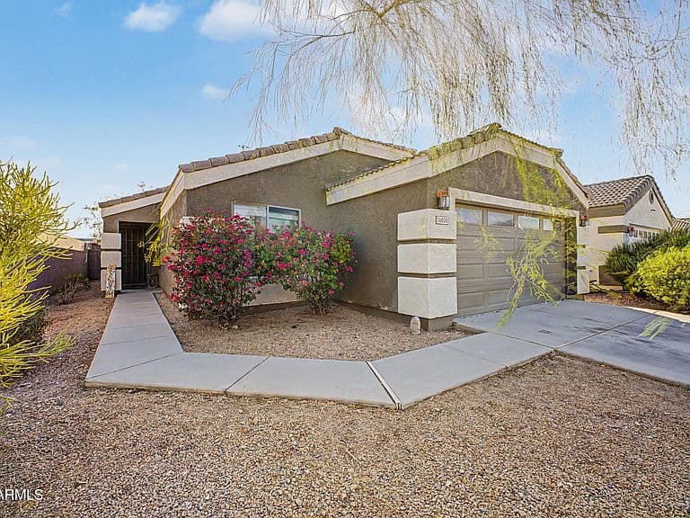 14804 N EL FRIO Street photo 2