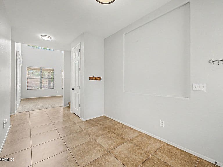2286 E OMEGA Drive photo 2