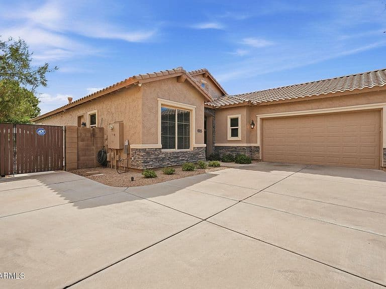 6923 S BLACK HILLS Way photo 3
