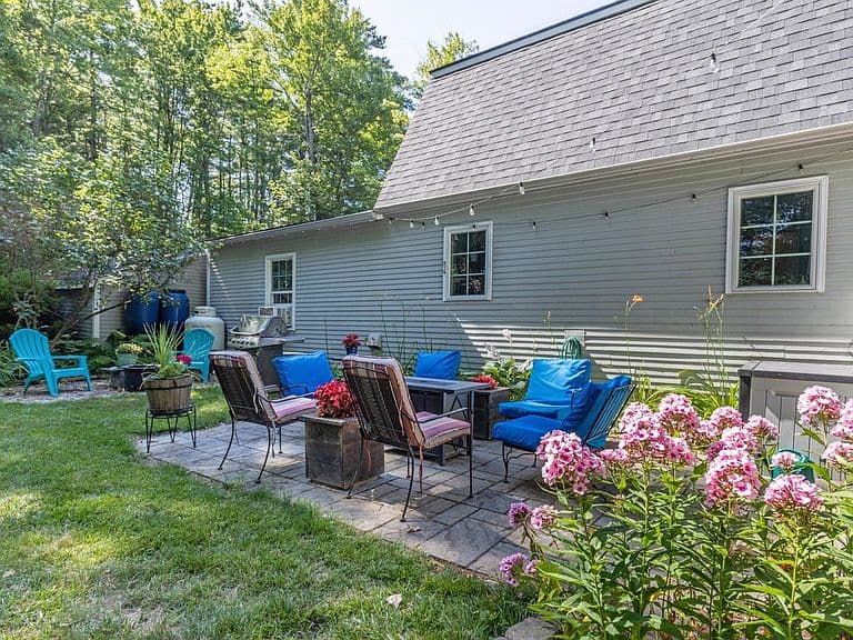 14 Red Cedar Lane photo 3