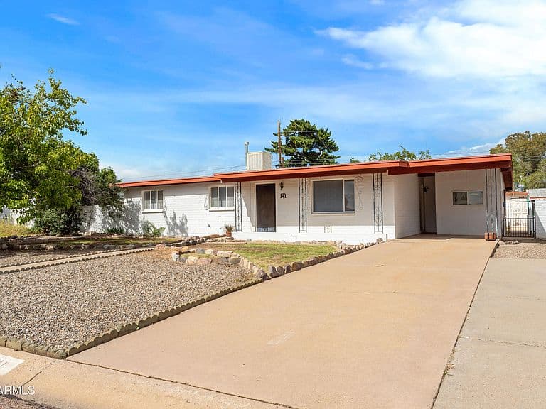 141 E KAYETAN Drive photo 2