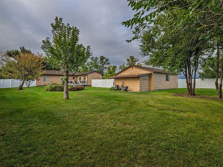 2595 Prickley Pear Ave photo 3