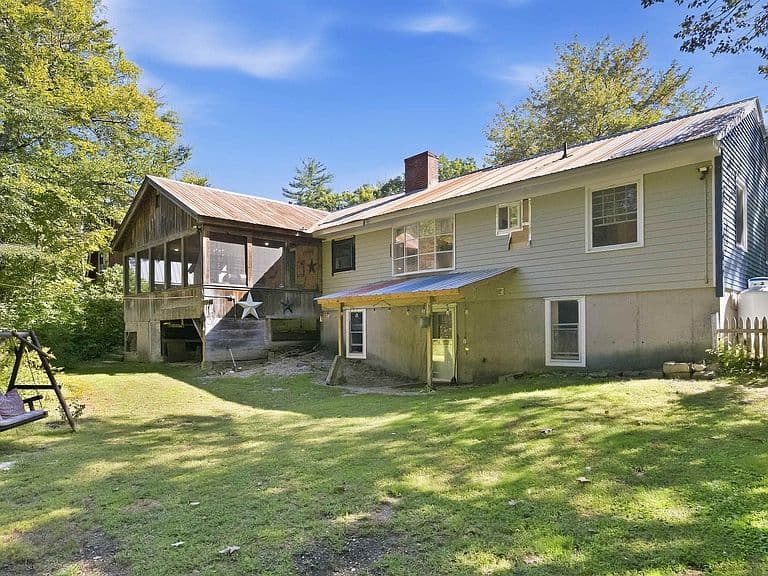 144 White Plains Road photo 3
