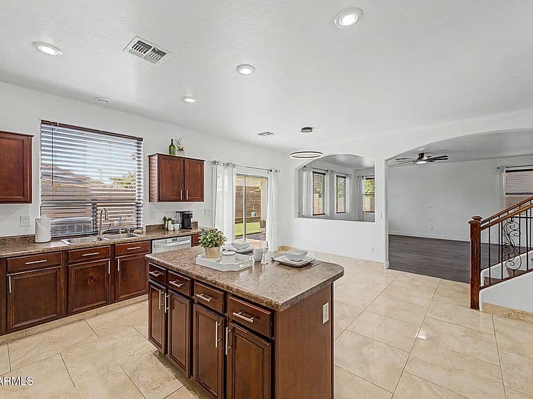 16124 W WILLIAMS Street photo 4