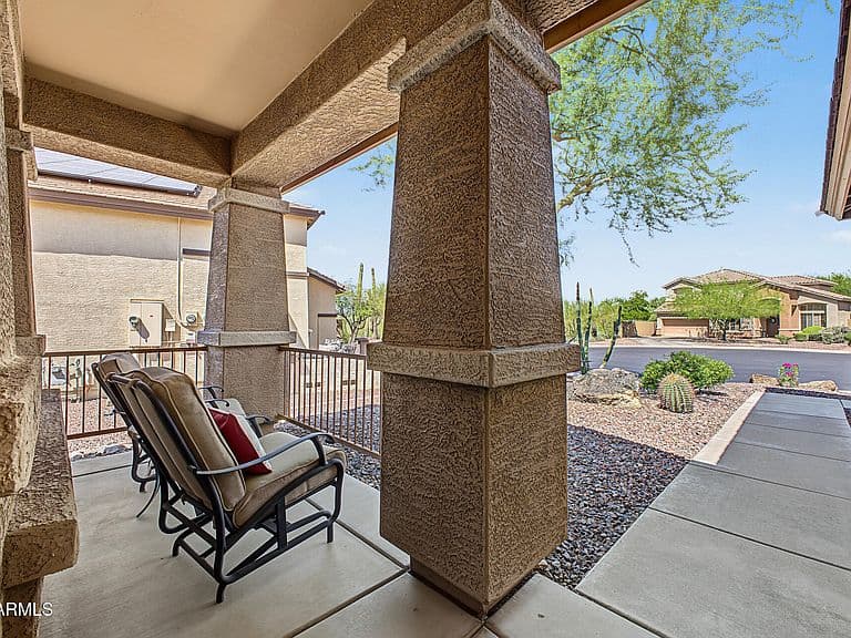 3209 W STEINBECK Drive photo 2