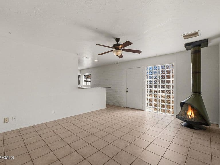 2925 W Mandalay Lane photo 4