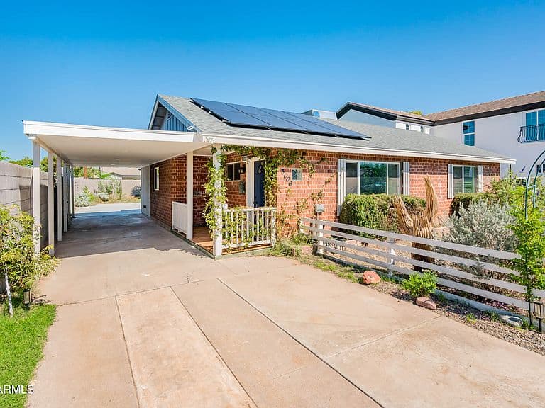 3006 E CYPRESS Street photo 1