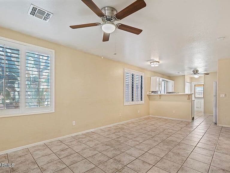 16940 N Briarwood Dr photo 2