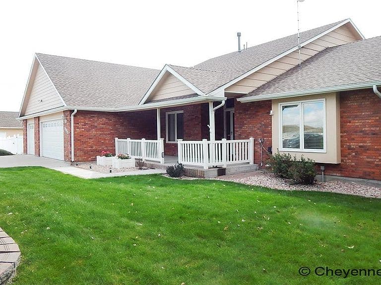 1113 Twin Mountain Rd photo 1