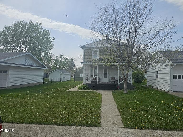 210 S 9th St photo 2
