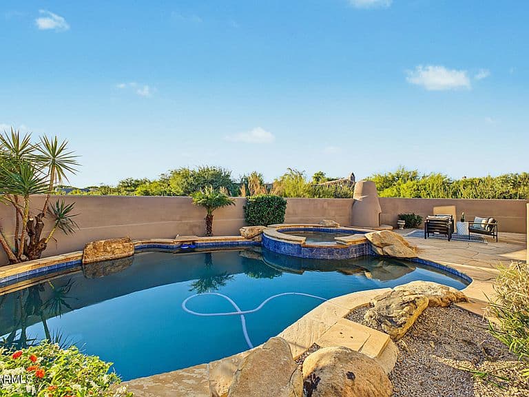 10962 E DALE Lane photo 3
