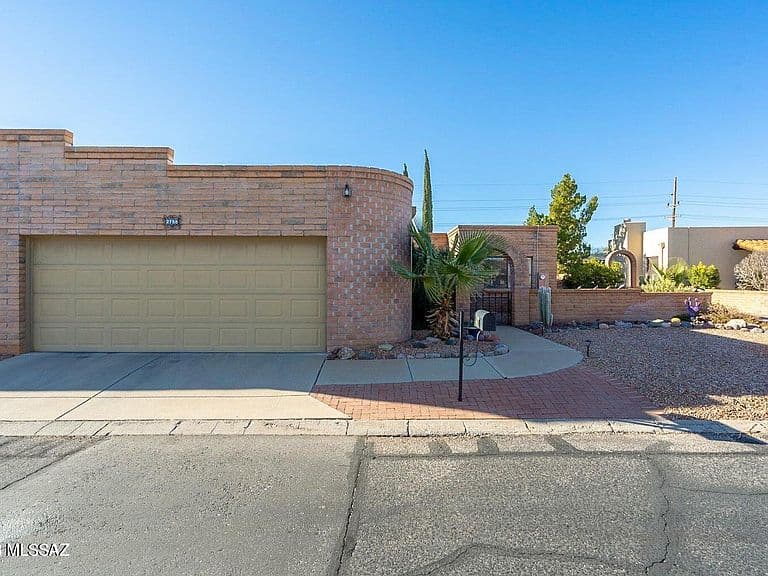 2788 S Via Del Bac photo 2