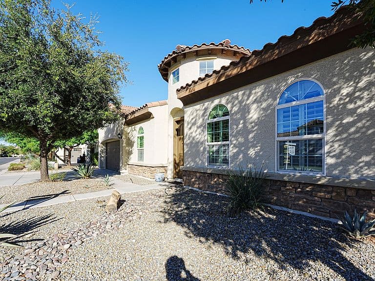4224 E MEAD Way photo 3