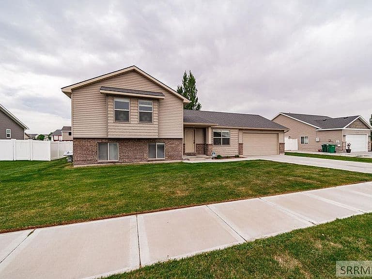 3750 E Ridgeland Dr photo 1