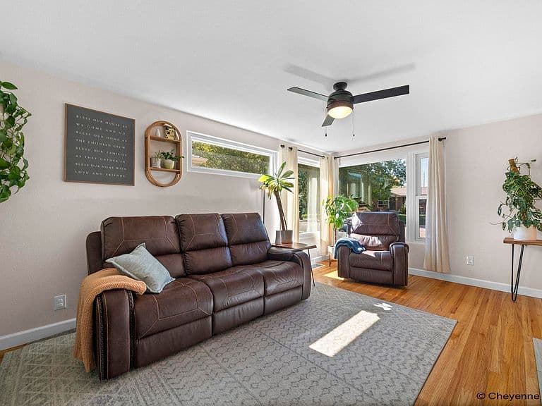 1823 Crook Ave photo 5