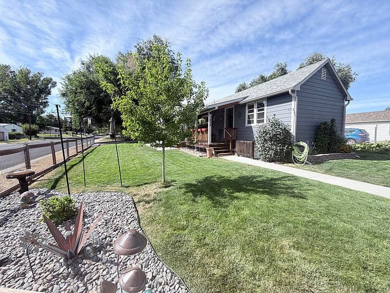 1404 Bowman Ave photo 1