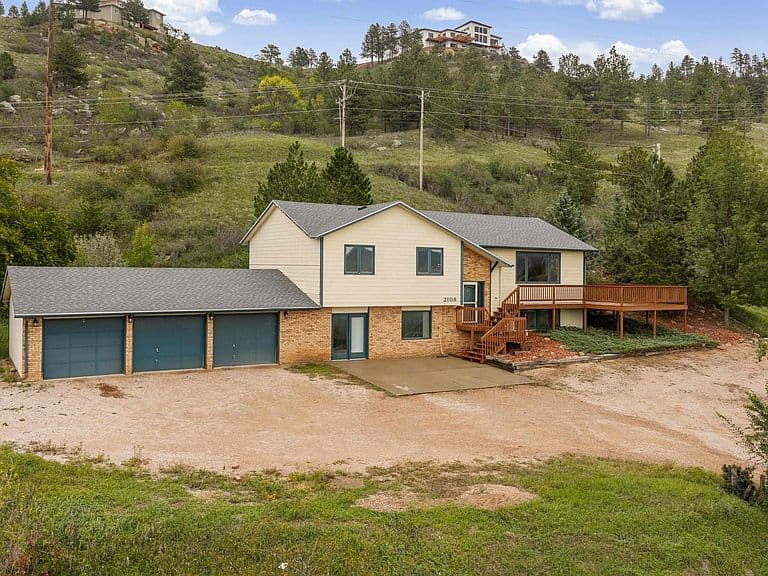 2108 Harney Dr photo 1
