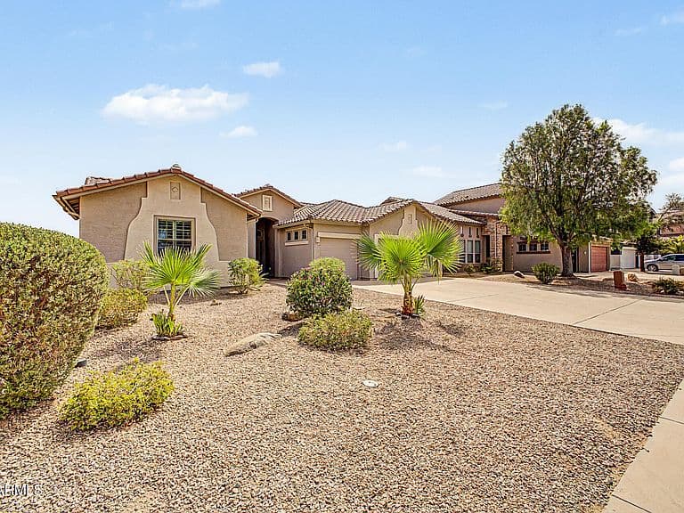 37249 W OLIVETO Avenue photo 3