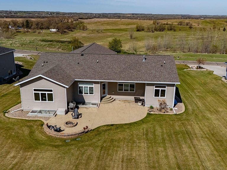 7623 Hawktree Dr photo 2