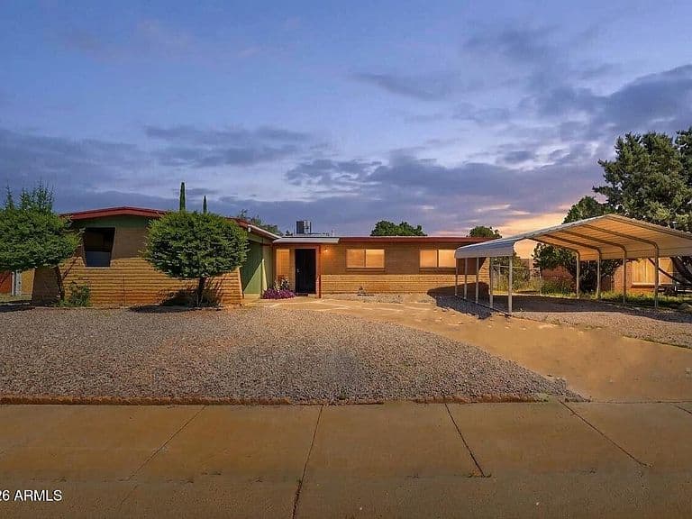 1109 E Mesquite Drive photo 1