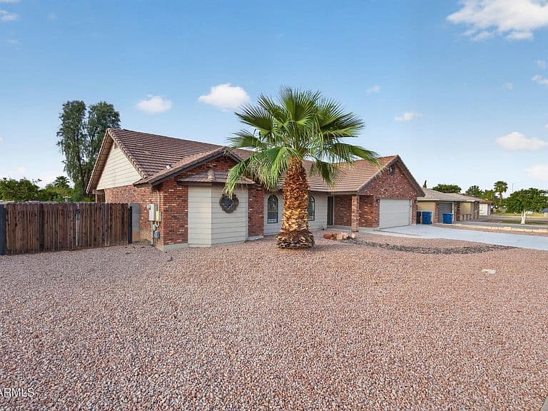 2503 E LEONORA Street photo 2