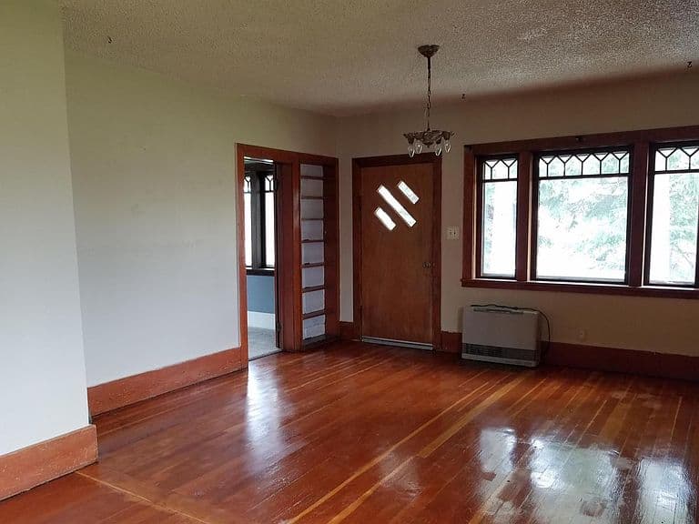 109 Aspen St photo 2