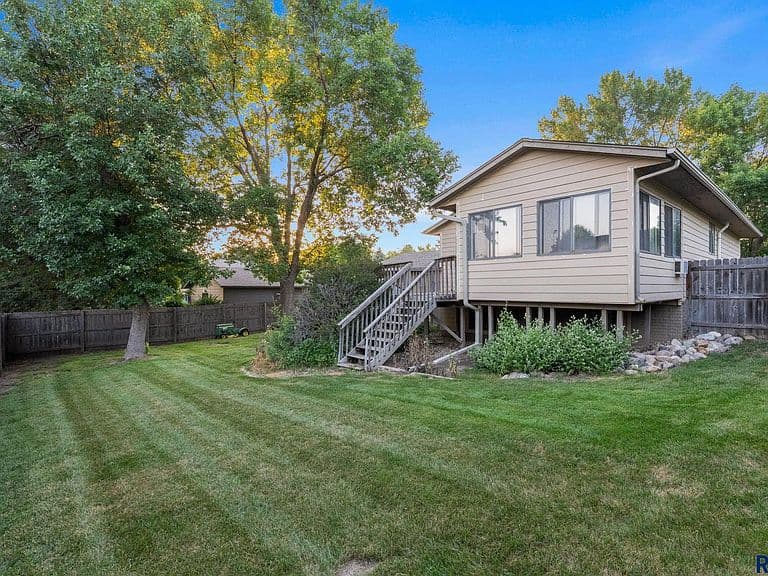 1108 E Dove Trl photo 2