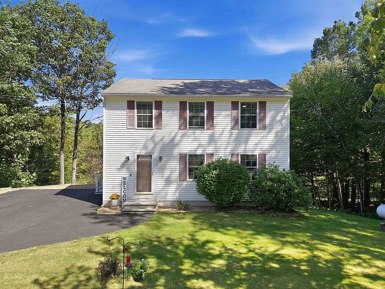 71 Jefferson Drive photo 2