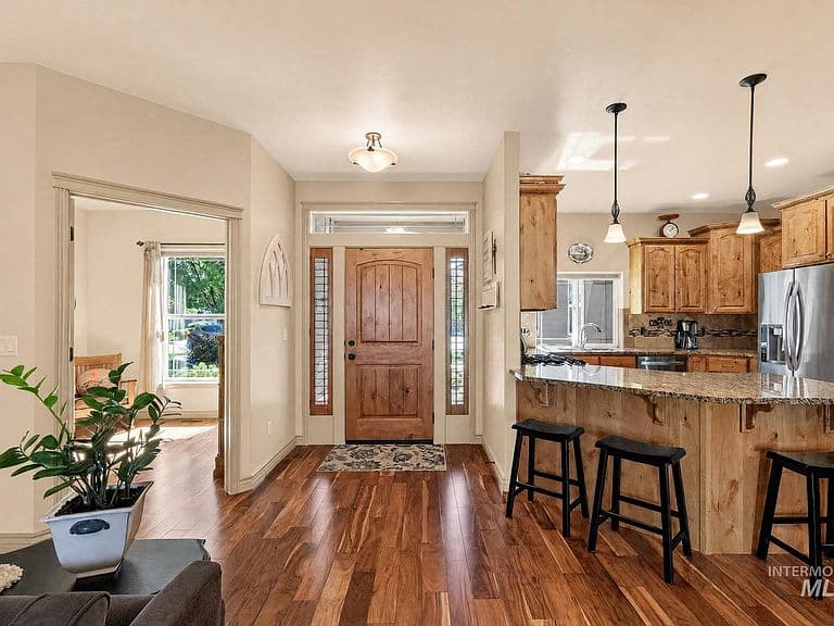 1424 W Raelin Dr photo 3