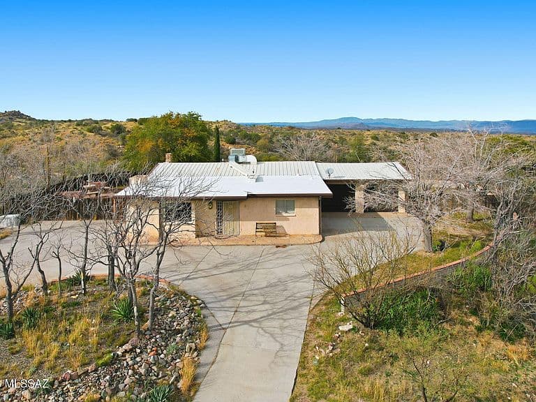 3890 E Defiance St photo 3