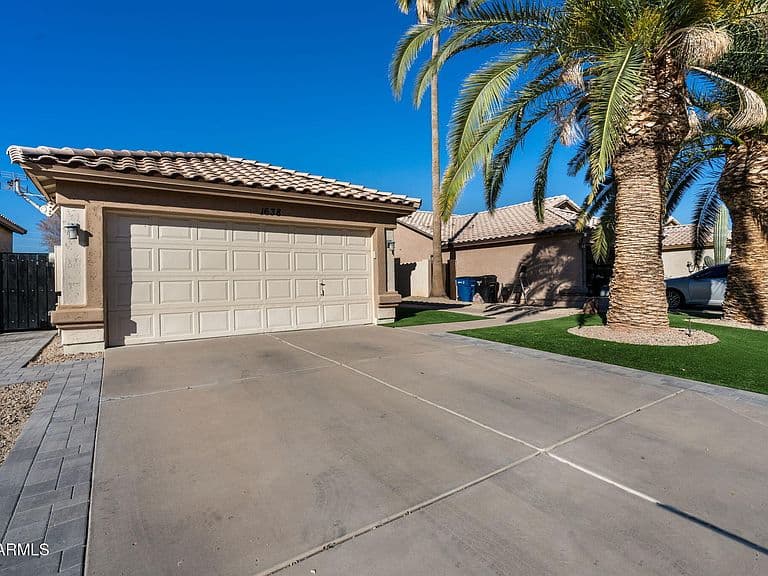 1638 E BARBARITA Avenue photo 2