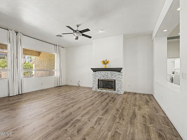 540 N MAMMOTH Way photo 5