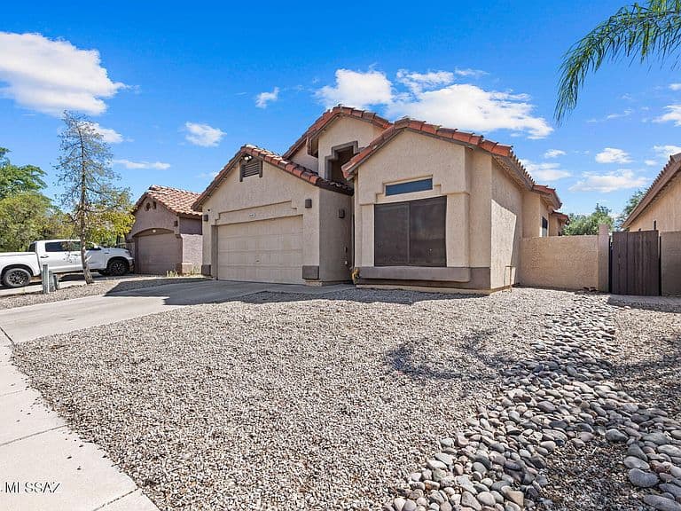 6441 W Wenden Way photo 1