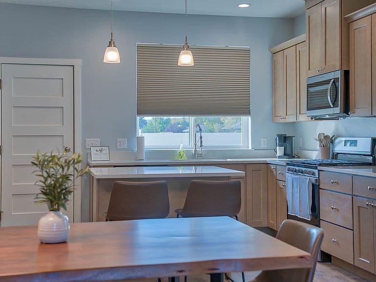 2824 Legacy Lane photo 4