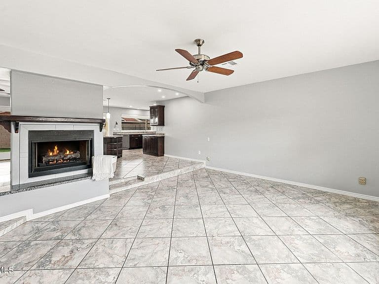 802 W CARIBBEAN Lane photo 5