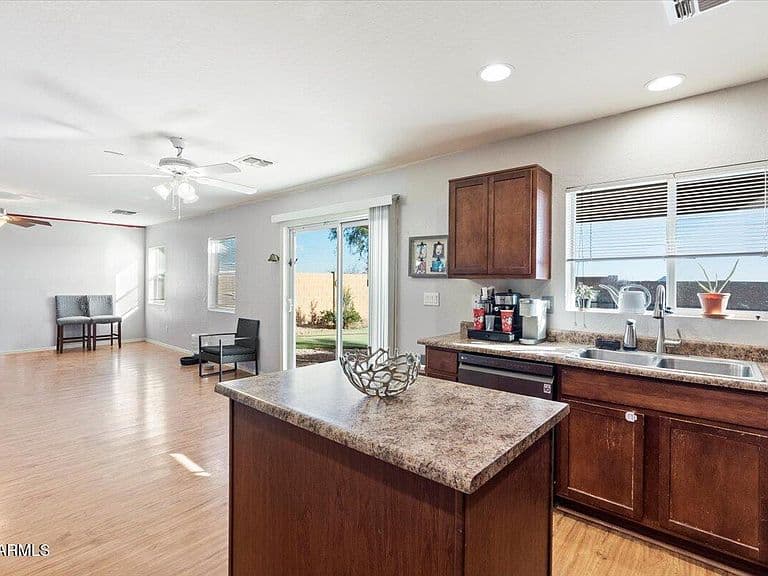 3813 E SIERRITA Road photo 5