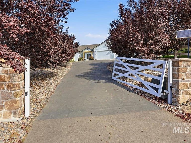9228 Northview Rd photo 4